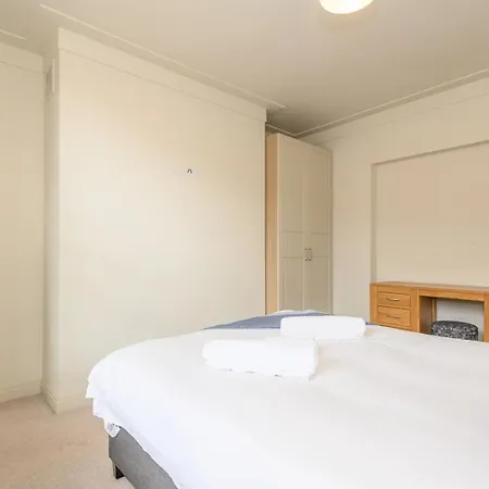 Pass The Keys Family Haven In Heart Of * Λιντς