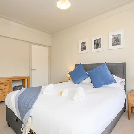 Pass The Keys Family Haven In Heart Of * Leeds (West Yorkshire)